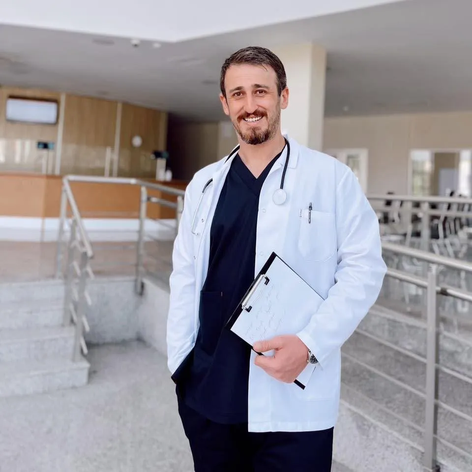 ორთოპედ ტრავმატოლოგი მიხეილ მიქელაძე BAU International Hospital-ში, ბათუმი